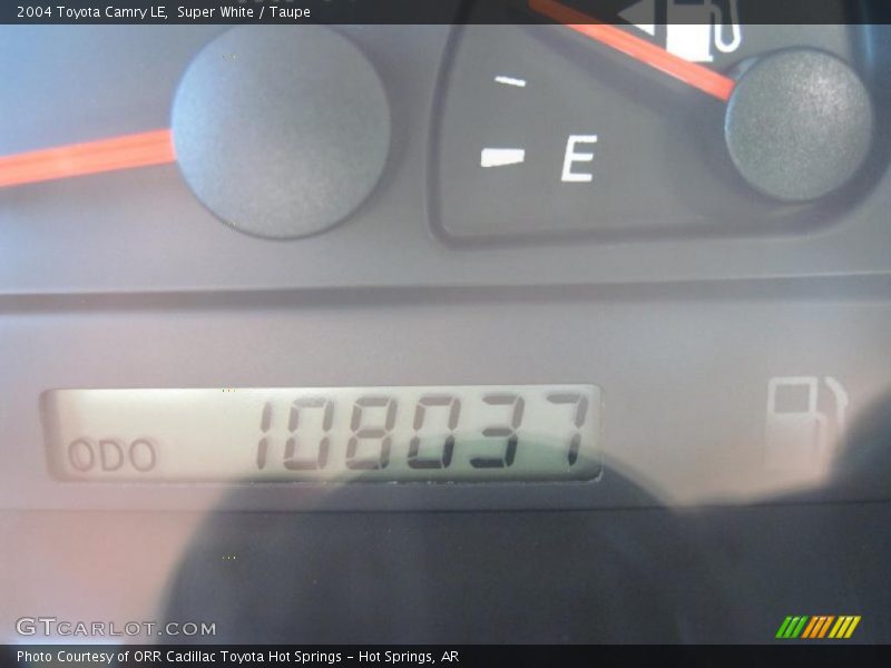 Super White / Taupe 2004 Toyota Camry LE
