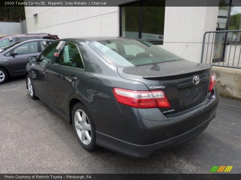 Magnetic Gray Metallic / Charcoal 2009 Toyota Camry SE
