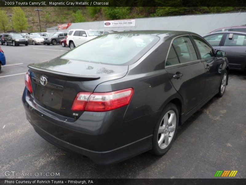 Magnetic Gray Metallic / Charcoal 2009 Toyota Camry SE