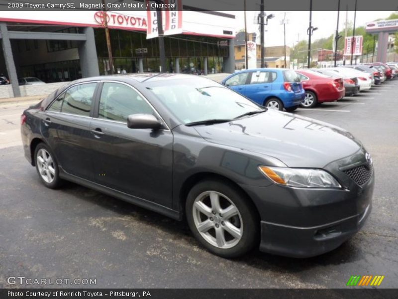 Magnetic Gray Metallic / Charcoal 2009 Toyota Camry SE