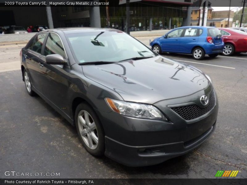 Magnetic Gray Metallic / Charcoal 2009 Toyota Camry SE
