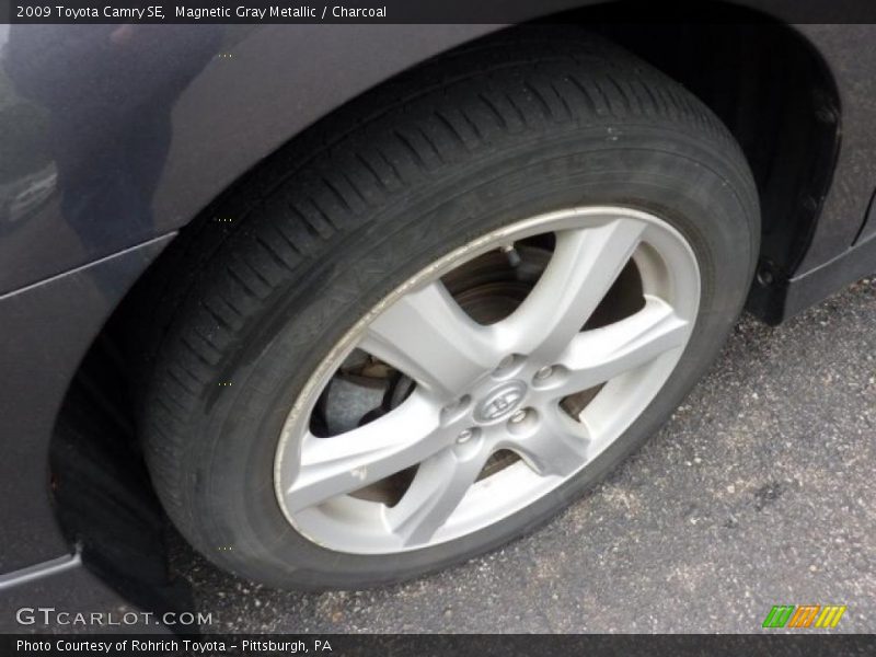 Magnetic Gray Metallic / Charcoal 2009 Toyota Camry SE