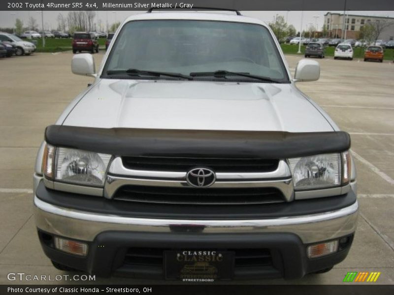 Millennium Silver Metallic / Gray 2002 Toyota 4Runner SR5 4x4