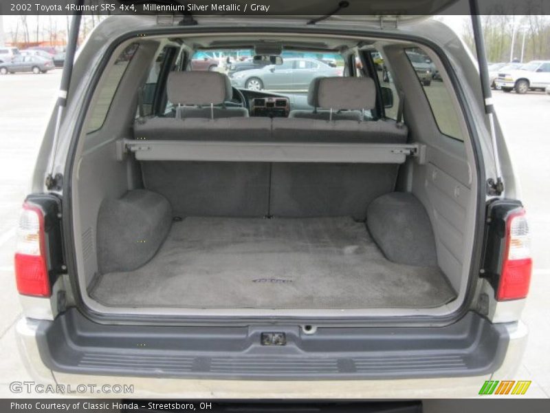 Millennium Silver Metallic / Gray 2002 Toyota 4Runner SR5 4x4