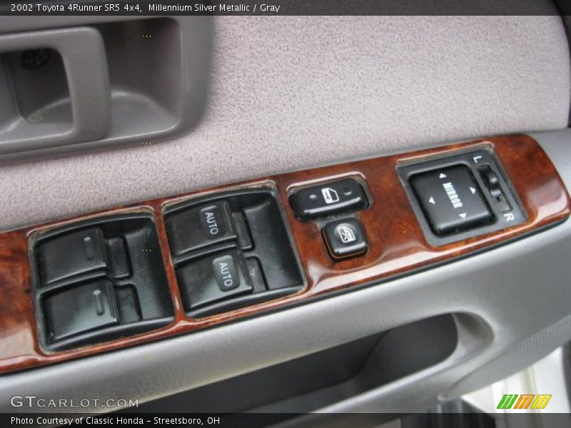Millennium Silver Metallic / Gray 2002 Toyota 4Runner SR5 4x4