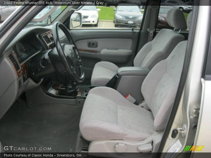 Millennium Silver Metallic / Gray 2002 Toyota 4Runner SR5 4x4