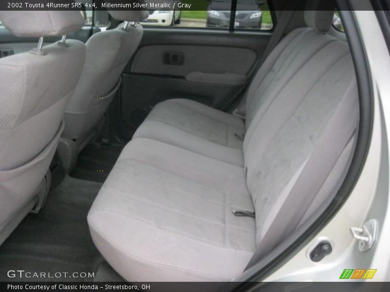 Millennium Silver Metallic / Gray 2002 Toyota 4Runner SR5 4x4