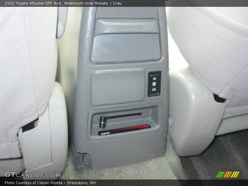 Millennium Silver Metallic / Gray 2002 Toyota 4Runner SR5 4x4