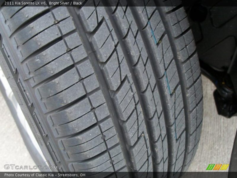 Bright Silver / Black 2011 Kia Sorento LX V6