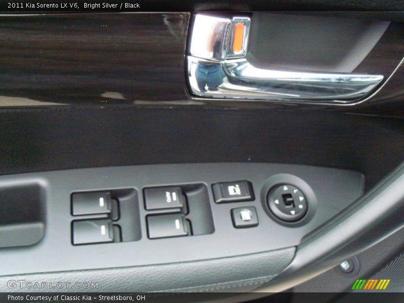 Bright Silver / Black 2011 Kia Sorento LX V6