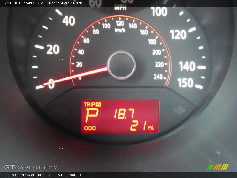 Bright Silver / Black 2011 Kia Sorento LX V6
