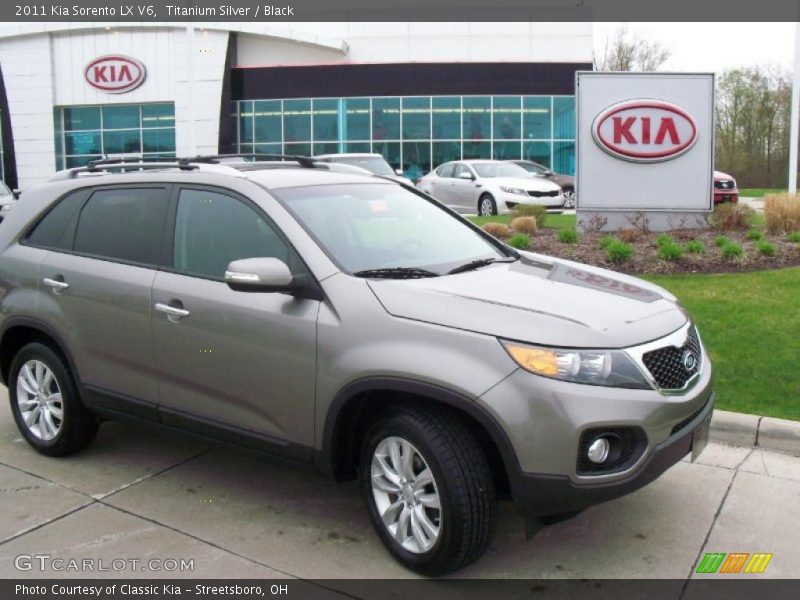 Titanium Silver / Black 2011 Kia Sorento LX V6