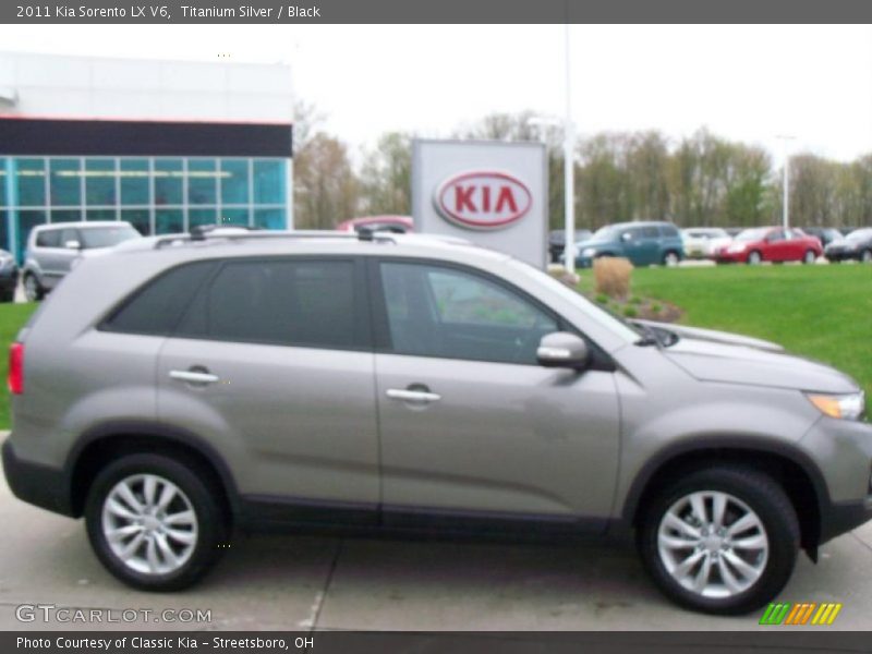 Titanium Silver / Black 2011 Kia Sorento LX V6