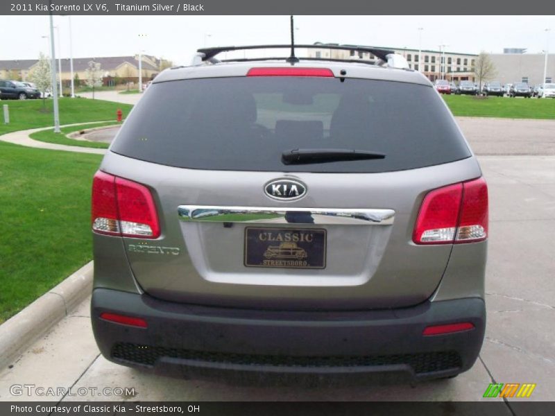 Titanium Silver / Black 2011 Kia Sorento LX V6