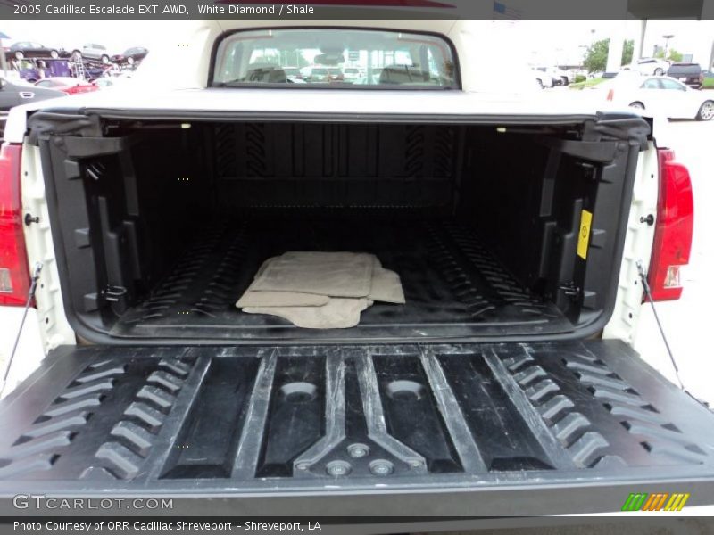 White Diamond / Shale 2005 Cadillac Escalade EXT AWD
