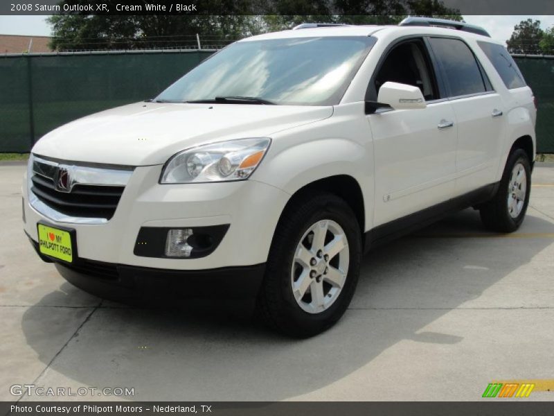 Cream White / Black 2008 Saturn Outlook XR