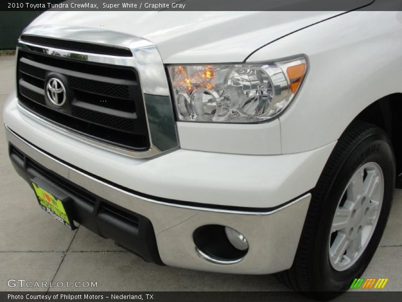 Super White / Graphite Gray 2010 Toyota Tundra CrewMax