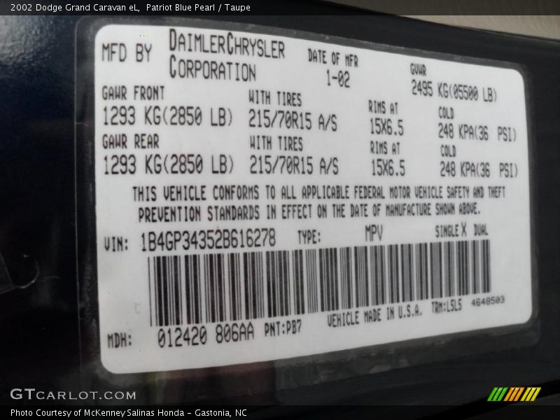 Patriot Blue Pearl / Taupe 2002 Dodge Grand Caravan eL