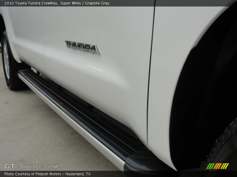 Super White / Graphite Gray 2010 Toyota Tundra CrewMax