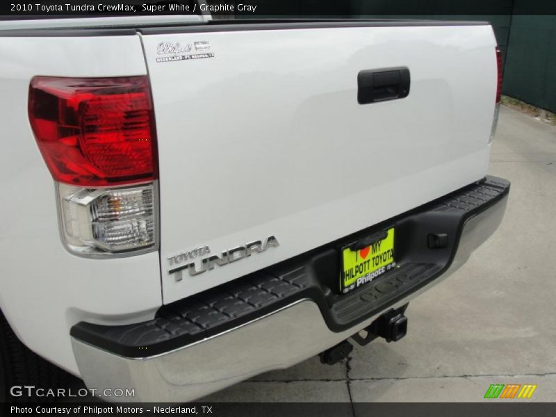 Super White / Graphite Gray 2010 Toyota Tundra CrewMax
