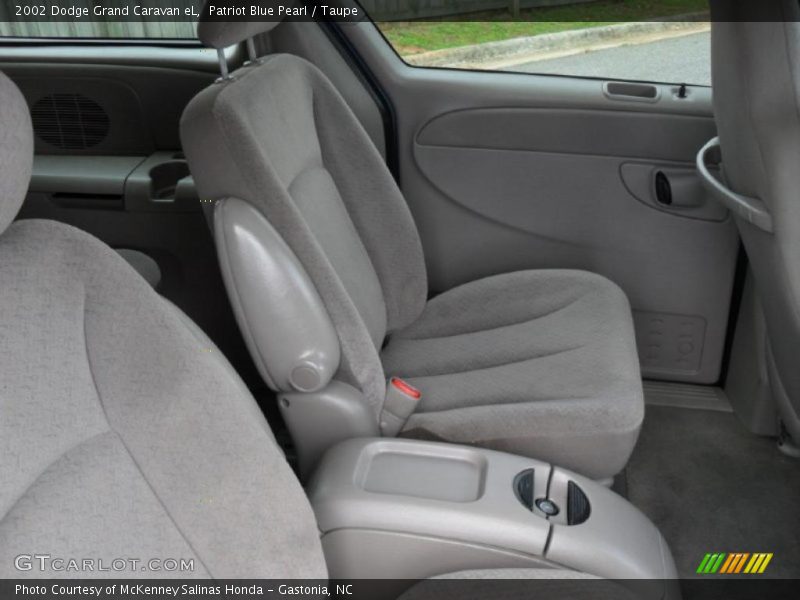  2002 Grand Caravan eL Taupe Interior