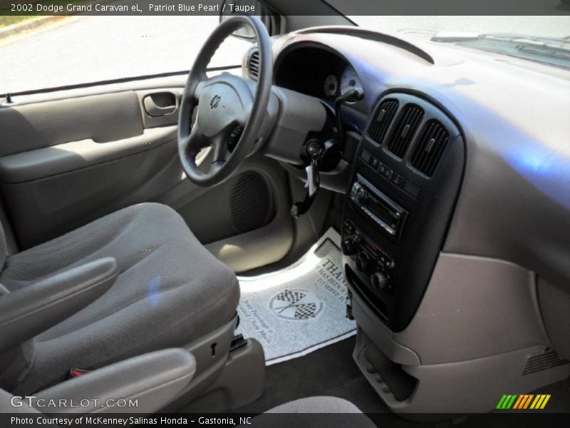 Patriot Blue Pearl / Taupe 2002 Dodge Grand Caravan eL