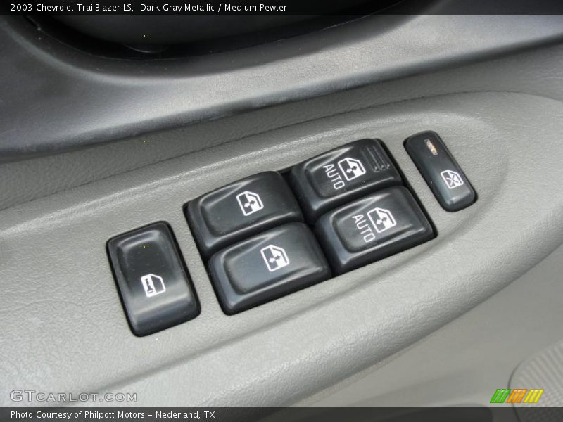 Dark Gray Metallic / Medium Pewter 2003 Chevrolet TrailBlazer LS