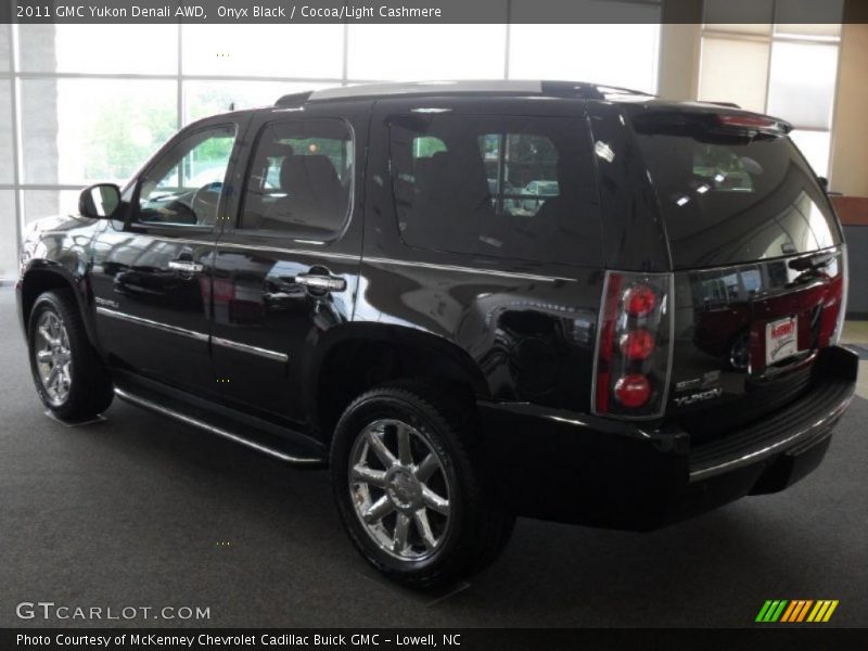 Onyx Black / Cocoa/Light Cashmere 2011 GMC Yukon Denali AWD