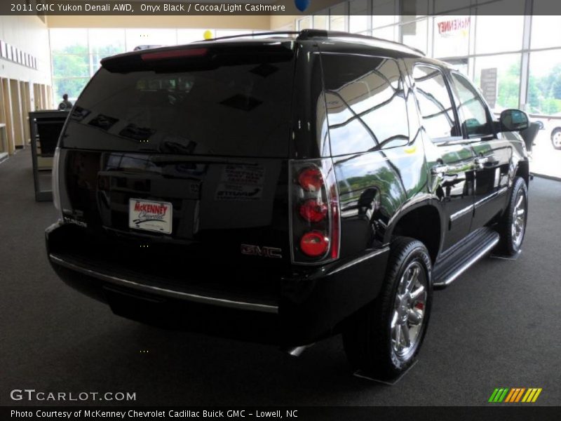 Onyx Black / Cocoa/Light Cashmere 2011 GMC Yukon Denali AWD