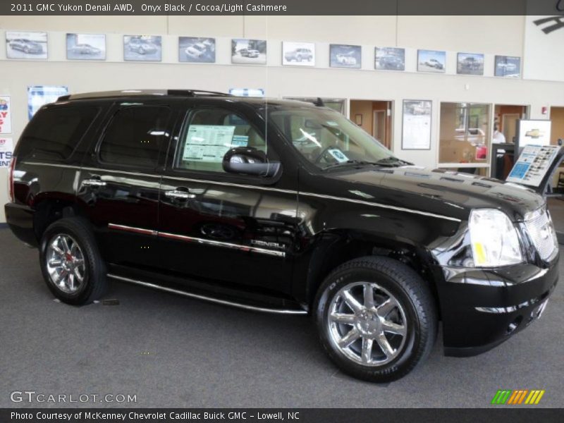 Onyx Black / Cocoa/Light Cashmere 2011 GMC Yukon Denali AWD