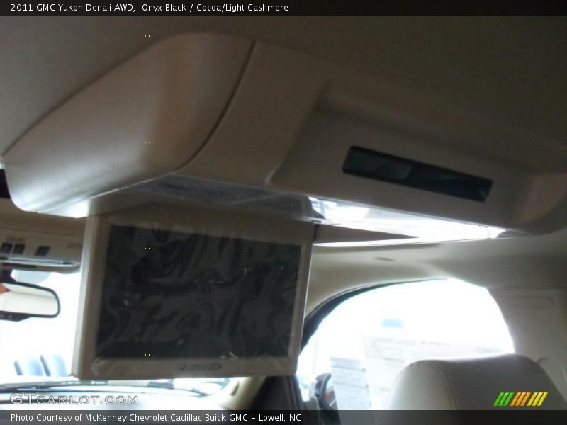 Onyx Black / Cocoa/Light Cashmere 2011 GMC Yukon Denali AWD