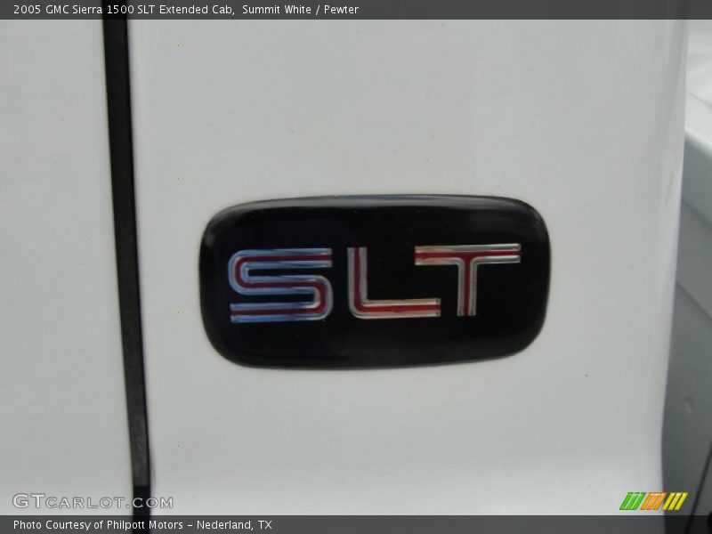  2005 Sierra 1500 SLT Extended Cab Logo
