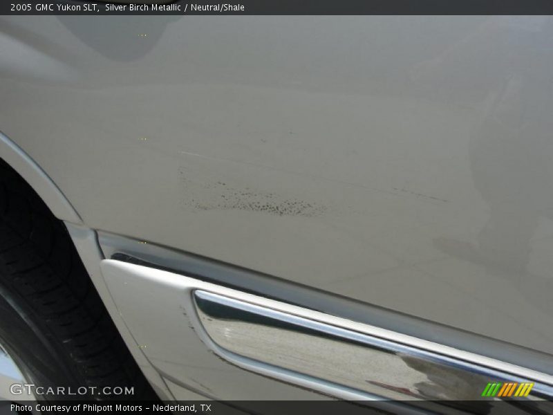 Silver Birch Metallic / Neutral/Shale 2005 GMC Yukon SLT