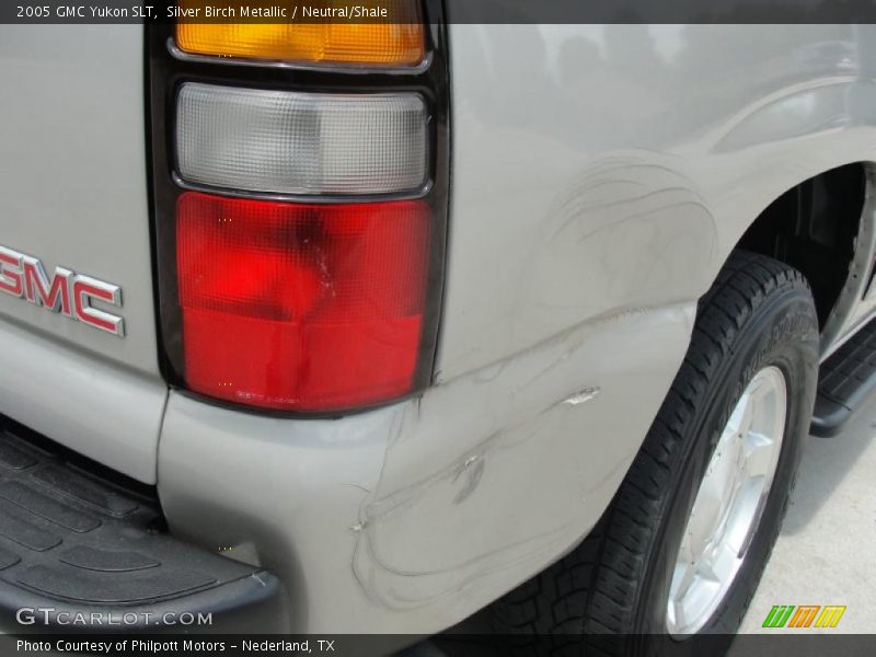 Silver Birch Metallic / Neutral/Shale 2005 GMC Yukon SLT