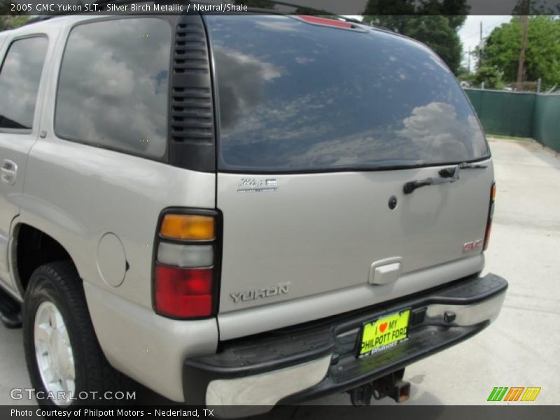 Silver Birch Metallic / Neutral/Shale 2005 GMC Yukon SLT