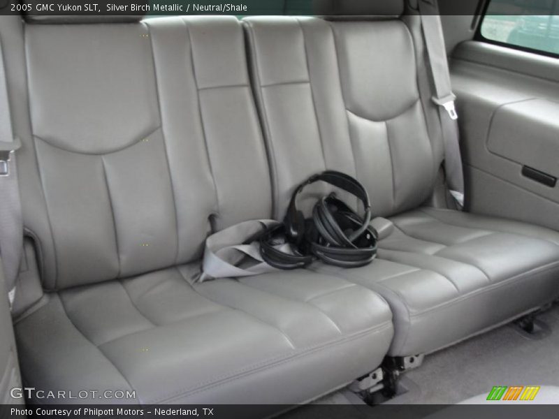 Silver Birch Metallic / Neutral/Shale 2005 GMC Yukon SLT