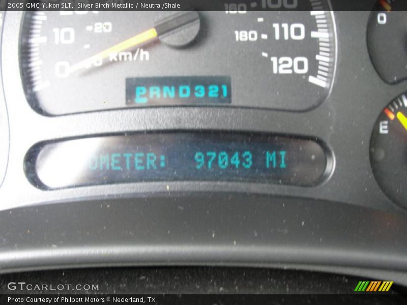 Silver Birch Metallic / Neutral/Shale 2005 GMC Yukon SLT