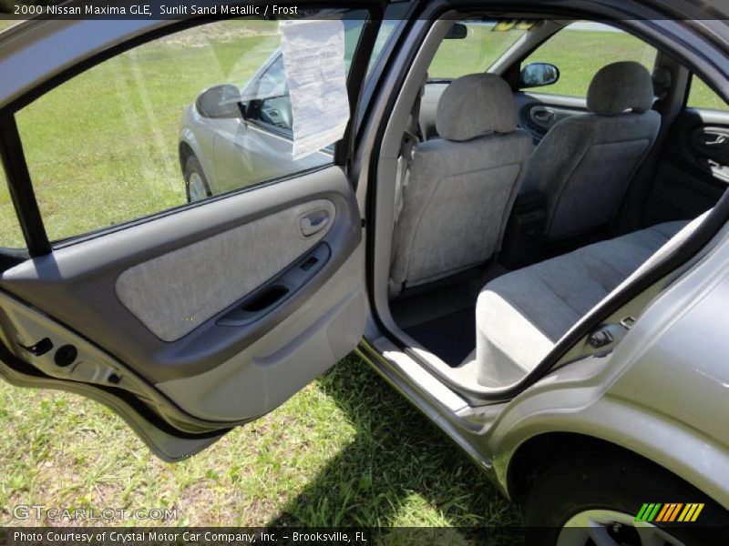 Sunlit Sand Metallic / Frost 2000 Nissan Maxima GLE