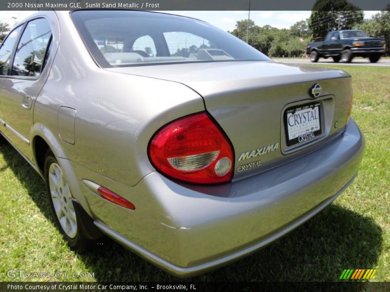 Sunlit Sand Metallic / Frost 2000 Nissan Maxima GLE