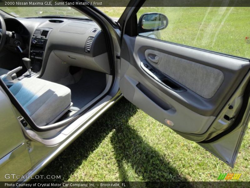 Sunlit Sand Metallic / Frost 2000 Nissan Maxima GLE