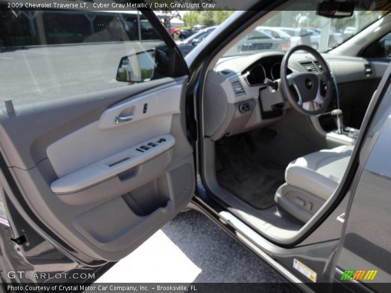 Cyber Gray Metallic / Dark Gray/Light Gray 2009 Chevrolet Traverse LT