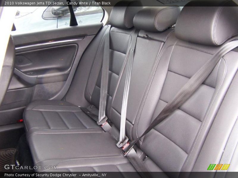 Candy White / Titan Black 2010 Volkswagen Jetta TDI Sedan