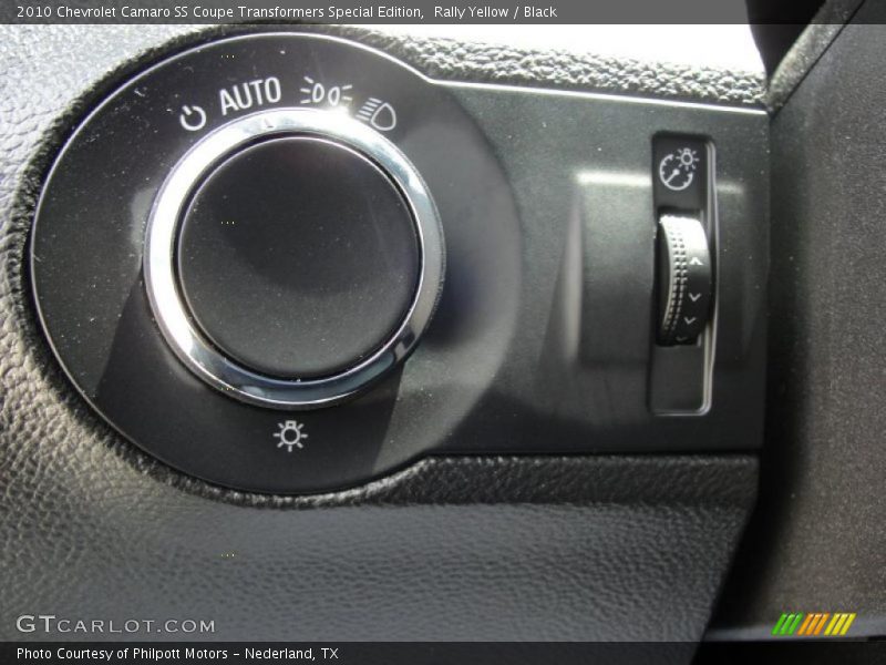 Controls of 2010 Camaro SS Coupe Transformers Special Edition