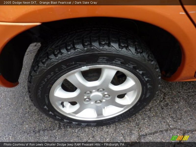 Orange Blast Pearlcoat / Dark Slate Gray 2005 Dodge Neon SXT