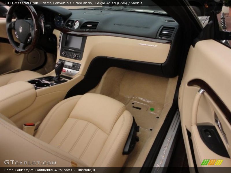  2011 GranTurismo Convertible GranCabrio Sabbia Interior