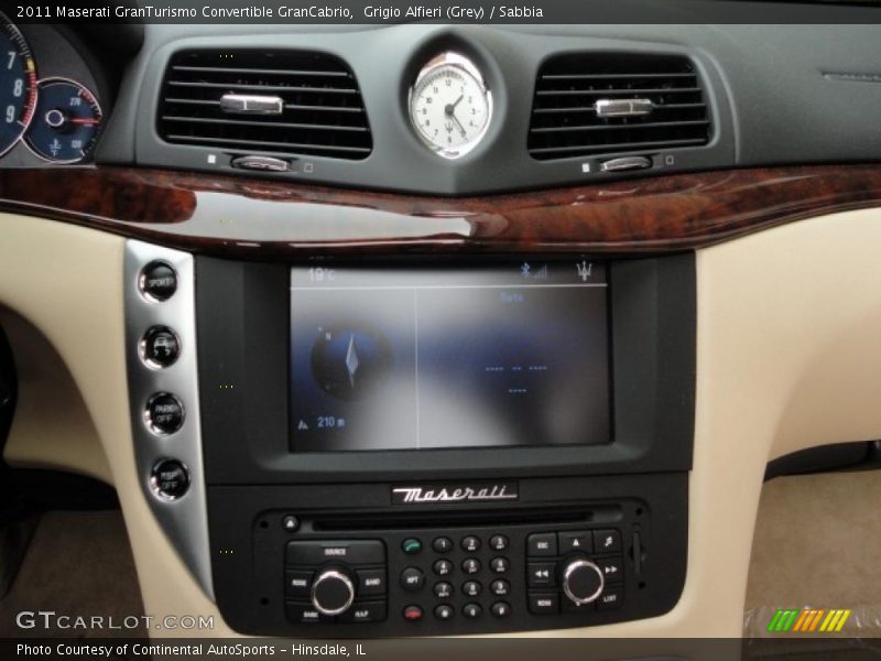 Controls of 2011 GranTurismo Convertible GranCabrio
