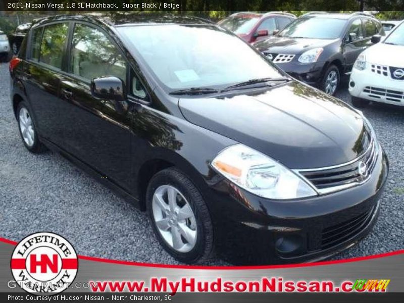 Super Black / Beige 2011 Nissan Versa 1.8 SL Hatchback
