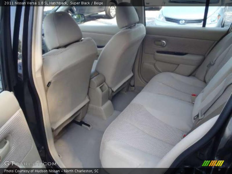 Super Black / Beige 2011 Nissan Versa 1.8 SL Hatchback
