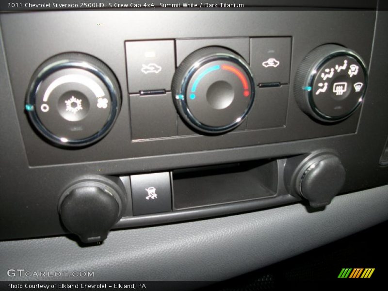 Summit White / Dark Titanium 2011 Chevrolet Silverado 2500HD LS Crew Cab 4x4