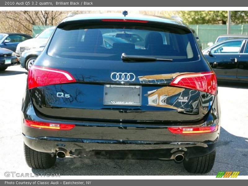 Brilliant Black / Black 2010 Audi Q5 3.2 quattro